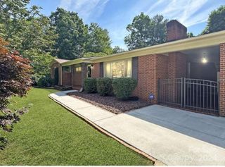 181 Huntington Dr, Hudson, NC 28638