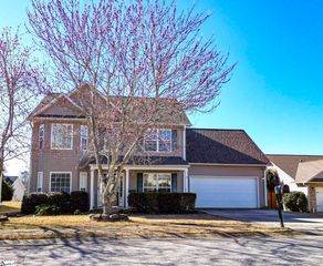 111 Kingsdale Ct, Simpsonville, SC 29680