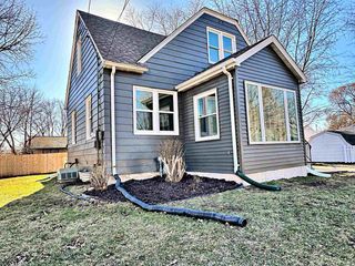1137 Langlade Ave, Green Bay, WI 54304