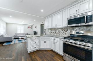 4042 E  Santa Barbara Ave, Tucson, AZ 85711