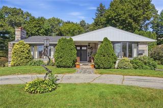 11 Rosewood Dr, North Providence, RI 02904