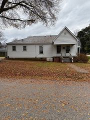 703 Louise St #703, China Grove, NC 28023