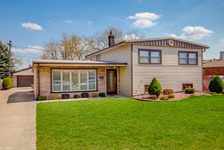 7717 Mason Ave, Burbank, IL 60459