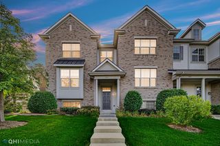 2159 Coral Ln, Glenview, IL 60026