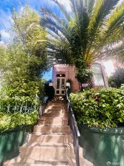 937 S  Van Ness Ave, San Francisco, CA 94103