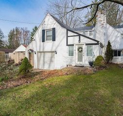 118 Camberwell Dr, Pittsburgh, PA 15238
