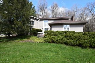 21 Chelsea Ct, Chagrin Falls, OH 44022