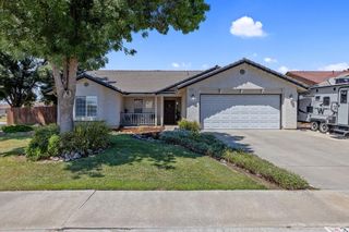 3158 Hickory Ct, Hanford, CA 93230