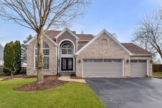 249 Burton Dr, Bartlett, IL 60103