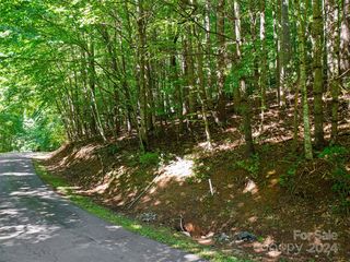 Lake Park Dr #10, Burnsville, NC 28714