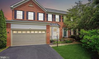 5302 Macdonald Rd, Woodbridge, VA 22193