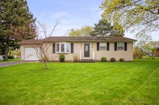 32 Larchbriar Dr, Rochester, NY 14616