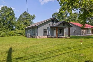 211 Cleveland St, Winfield, TX 75493