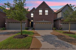 41101 N  Maplewood Dr, Canton, MI 48187