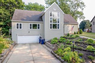 2829 Mackintosh Dr, Janesville, WI 53548