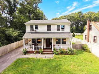 18 Ormond Place, Shirley, NY 11967