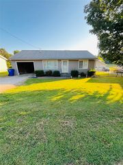 122 Goff Dr, Leitchfield, KY 42754