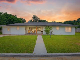1404 Shirley St, Bridgeport, TX 76426