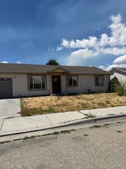1327 N  2nd St, Payette, ID 83661