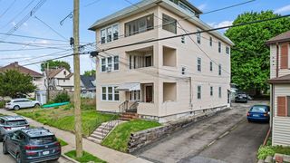 17 Elizabeth St, Johnson City, NY 13790