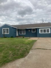 1401 Hite Blvd, Enid, OK 73703