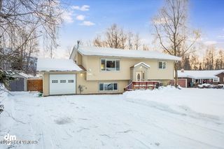 17956 Tonsina Ct, Eagle River, AK 99577