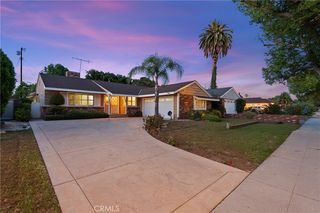 15927 Tupper St, North Hills, CA 91343