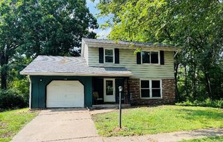 1309 Sir Galahad Ln, Godfrey, IL 62035