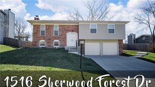 1516 Sherwood Forest Dr, Miamisburg, OH 45342