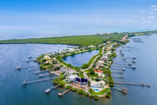 3950 NE Joes Point Road, Stuart, FL 34996