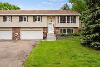 4629 Ridge Cliff Dr, Saint Paul, MN 55122