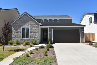 1184 Atlantica Dr S, Madera, CA 93636