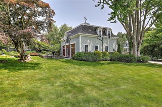 12 Howe St, Bristol, RI 02809
