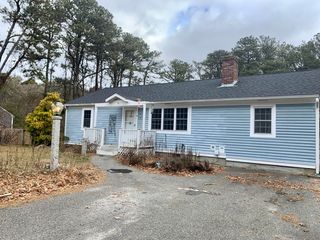 28 Hoover Rd, West Yarmouth, MA 02673