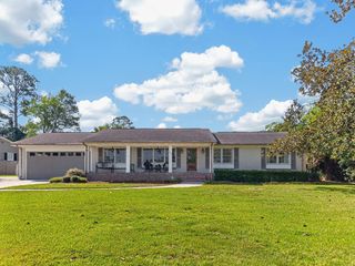 113 Fairway Dr, Valdosta, GA 31605