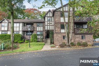 1102 Faulkner Court, Mahwah, NJ 07430