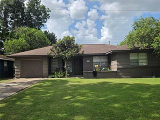 10319 Lafferty Oaks St, Houston, TX 77013