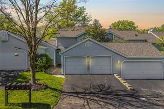 2387 Claymoor Dr, Chesterfield, MO 63017