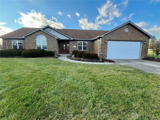 815 W  Eva Cir, Springfield, OH 45504