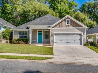 357 Gathering Oaks Dr, Tallahassee, FL 32308