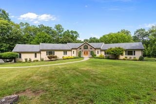 720 Berdan Ave, Wayne, NJ 07470