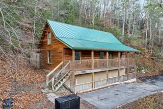 619 Pine Mountain Rd, Pigeon Forge, TN 37863