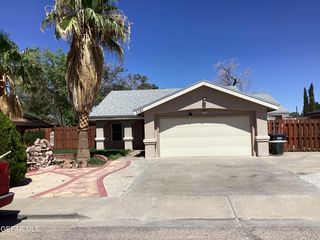 5787 Crest Dr, Santa Teresa, NM 88008