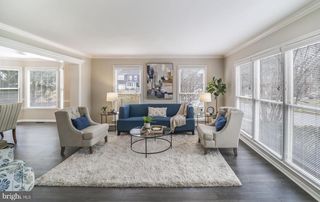 8204 Collingwood Ct, Alexandria, VA 22308