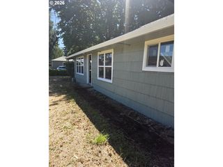 211 Sherman St, Amity, OR 97101