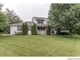 8734 N  State Route 124, Sherman, IL 62684