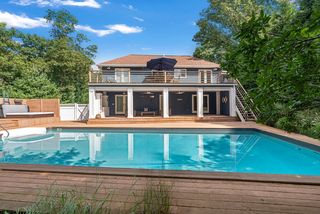 65 Edwards Hole Rd, East Hampton, NY 11937