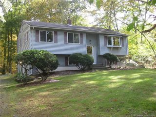 19 Lakeview Dr, Andover, CT 06232