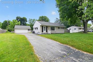 2730 Hillcrest St, Jackson, MI 49203