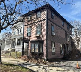 29 Broad St, Lynn, MA 01902